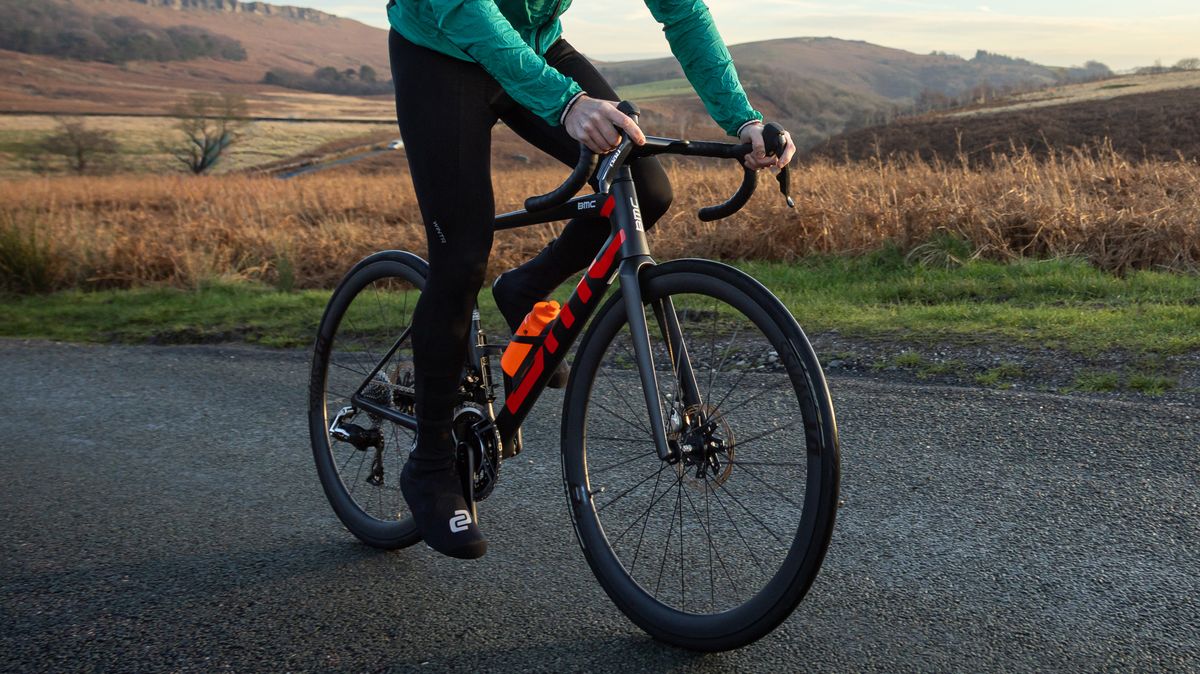 BMC Teammachine SLR Six — Swiss Carbon Race Road (Carbon / Neon Red)
