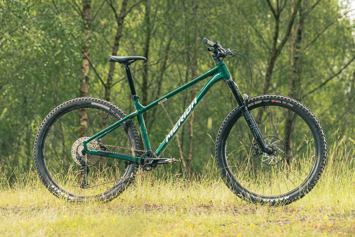Whyte 529 — Trail Hardtail (Stealth Blue)