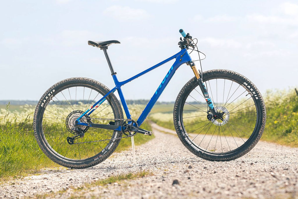 Merida Big.Nine TR 8000 — Carbon XC/Trail Hardtail (Sparkling Black)