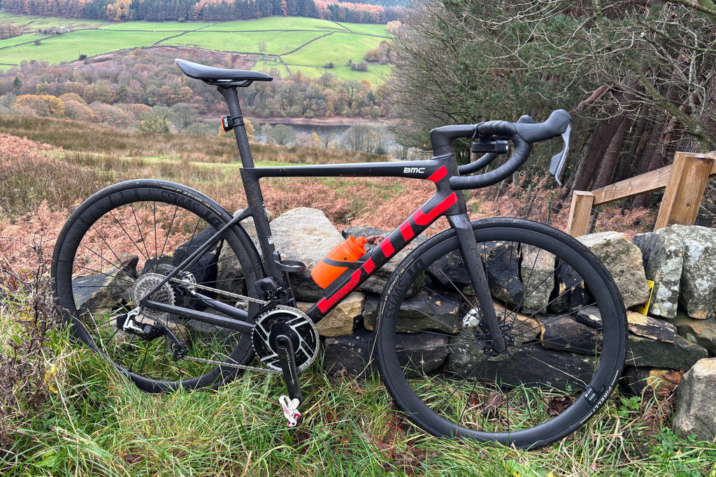 BMC Teammachine SLR Six — Swiss Carbon Race Road (Carbon / Neon Red)