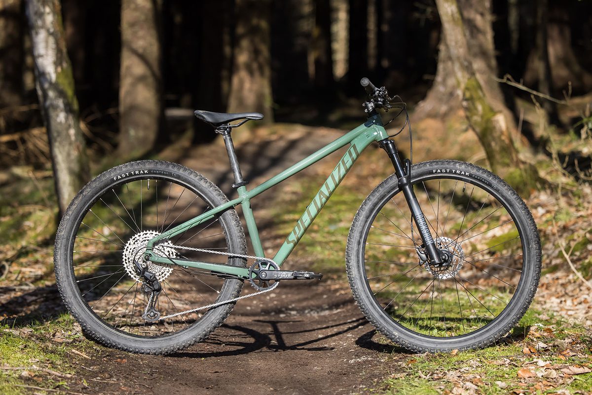 Marin Bobcat Trail 5 — Trail Hardtail (Gloss Black)