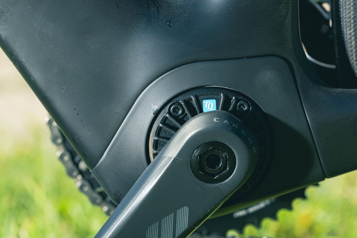 Trek Domane+ SLR 6 AXS — Electric Road (Crystal Pearl White)