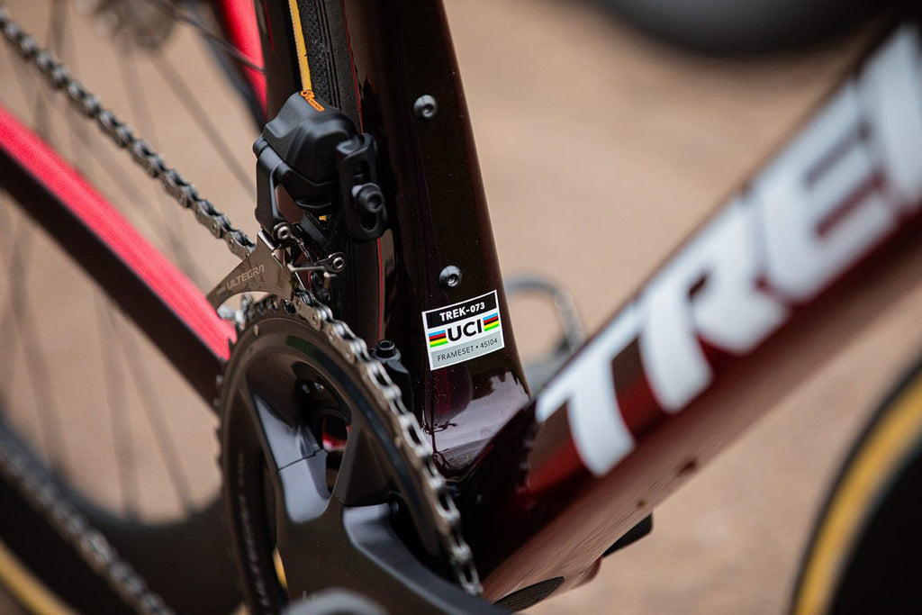 Bianchi Oltre RC 105 Di2 — Italian Carbon Aero Road (CK16 Celeste)