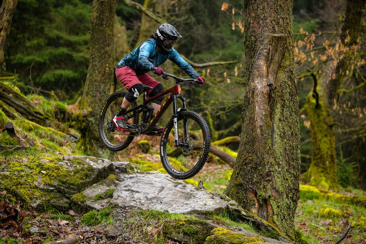 Vitus Sommet 297 CRX — Carbon Enduro MTB (Anthracite)