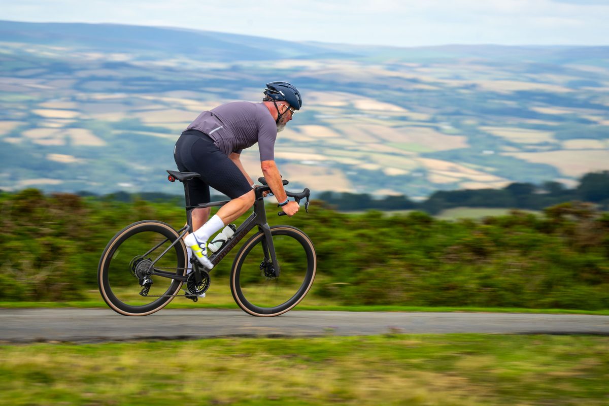 Cannondale CAAD13 Disc 105 — Alloy Race Road (Frost Blue)
