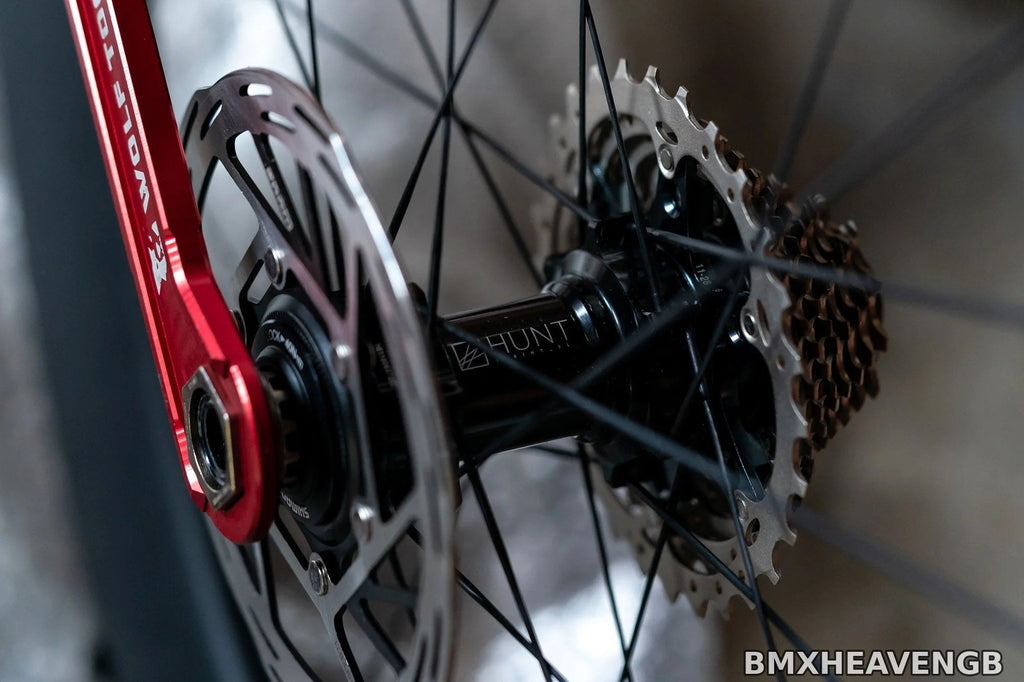 Hunt 8387 Aerodynamicist — Carbon Disc Aero Road Wheelset
