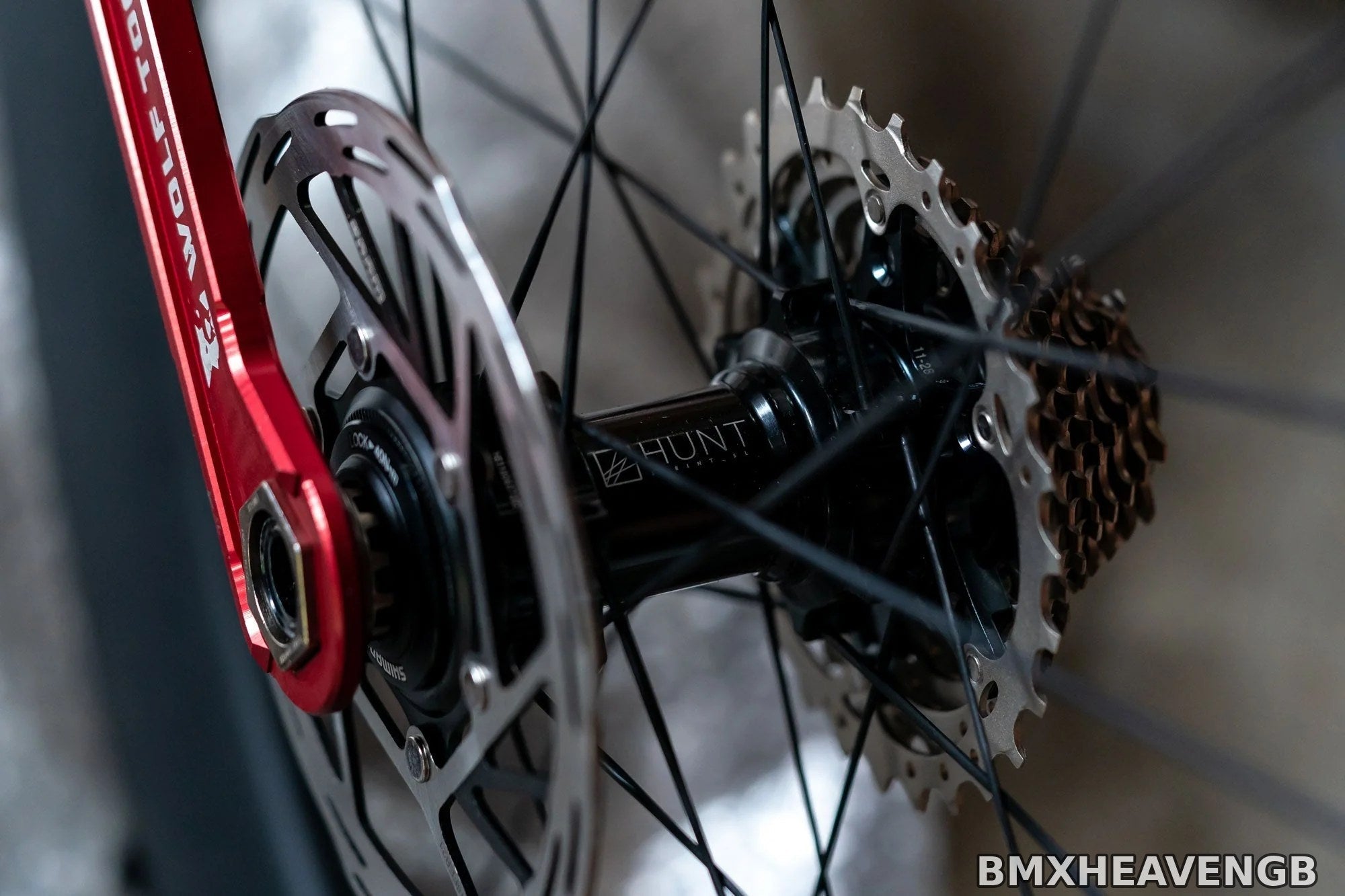 Hunt 8387 Aerodynamicist — Carbon Disc Aero Road Wheelset