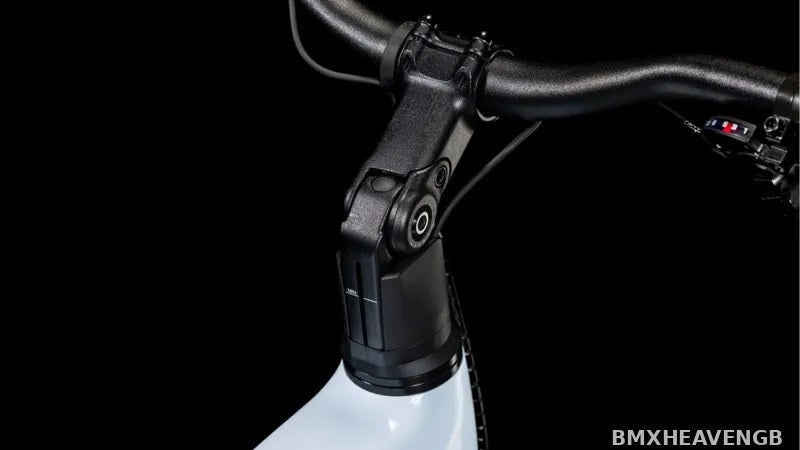 Cube Kathmandu Hybrid One 600 — Electric Trekking Bike